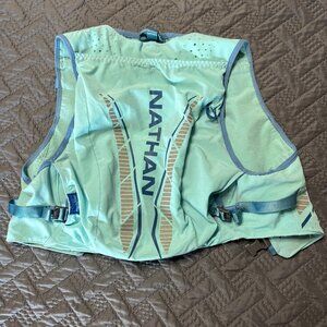 Women's Nathan VaporHowe 12L running vest with 1.8L water bladder